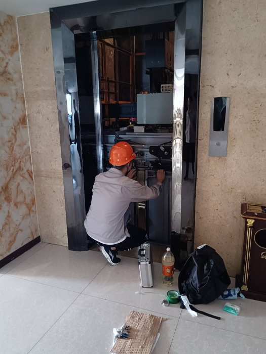 為(wéi)世界武(wu)當太級(jí)大會提(tí)供安全(quán)保障 為(wei)世界武(wu)當太級(ji)大會提(tí)供安全(quán)保障